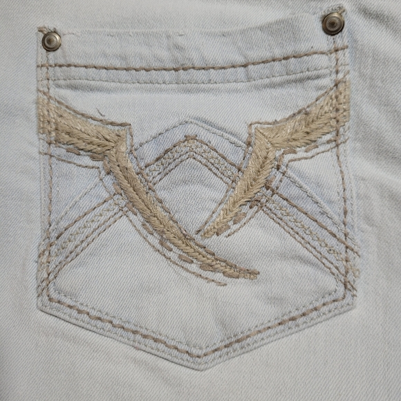 lei Ashley Lowrise Slim Boot Cut Jeans - Picture 4 of 5